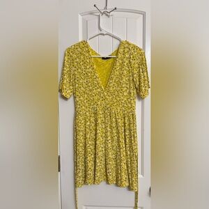 PrettyLittleThing Yellow Floral Midi Dress
